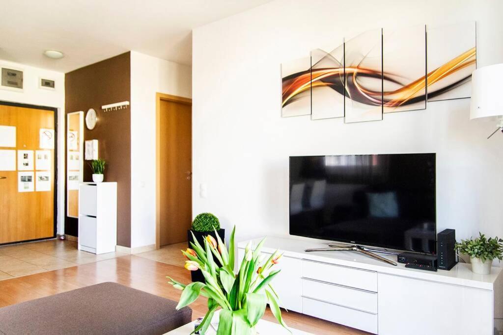 Vip Mini Resort,Private Parking & Balcony Budapest Exterior photo
